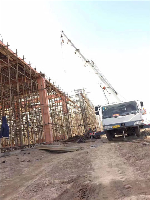 沿河吊车作业的安全注意事项有哪些？